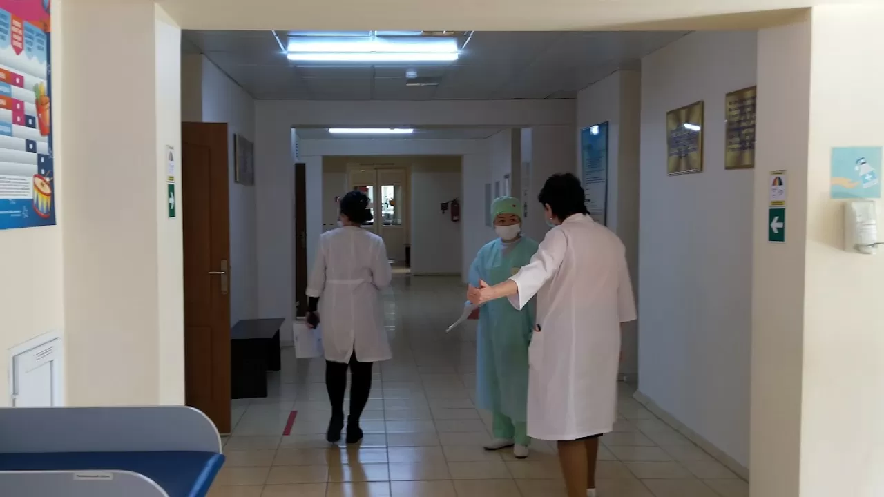 В Атырау растет число пациентов с кожными заболеваниями