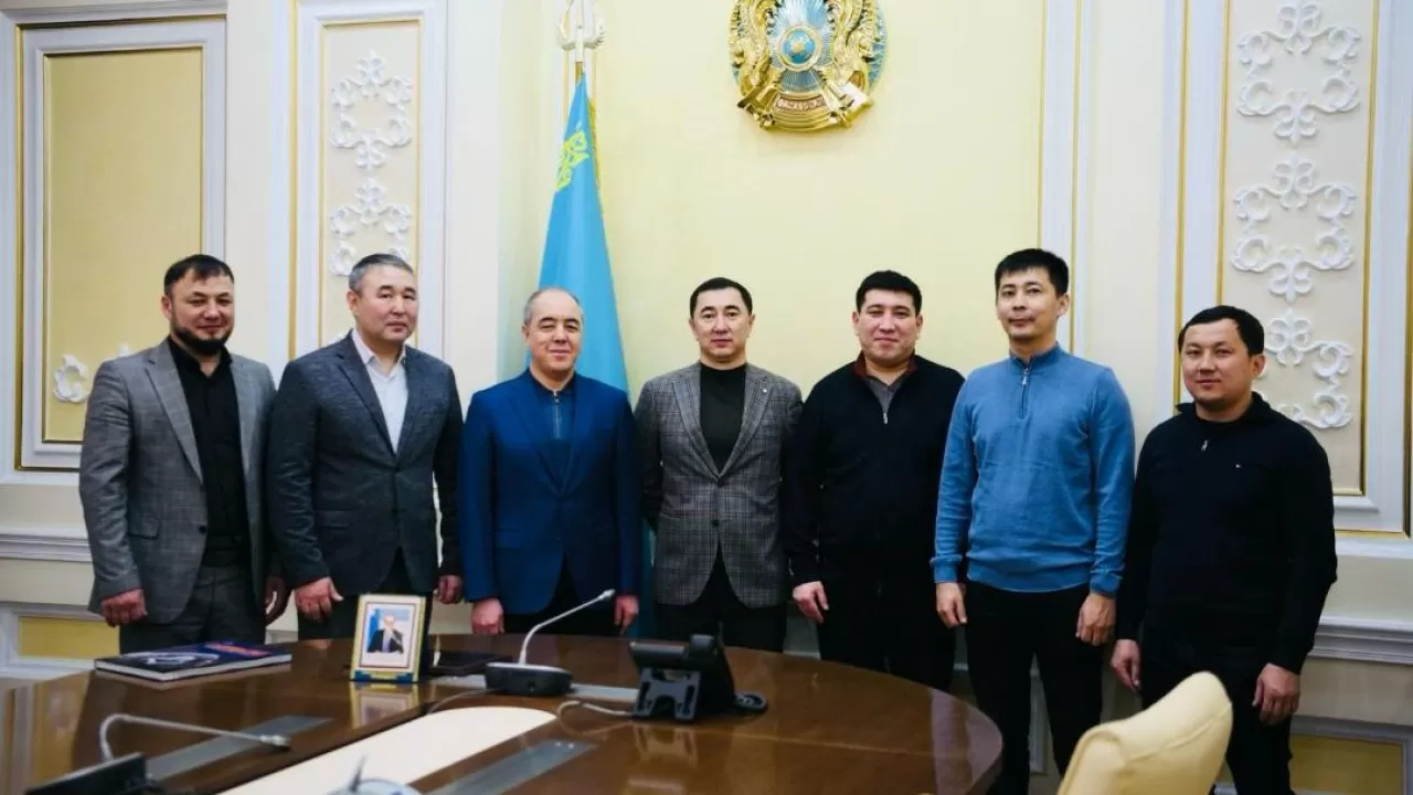 "Қазақстанның жеңісі": облыс әкімі Кабирханның иесін құттықтады