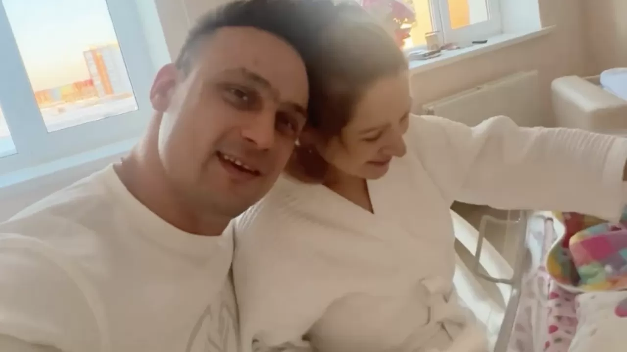 Ауыр атлет Илья Ильин сүйінші жаңалығымен бөлісті