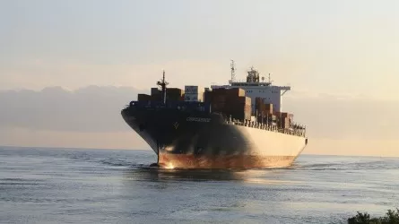 Удар по торговому кораблю нанесли хуситы в Красном море