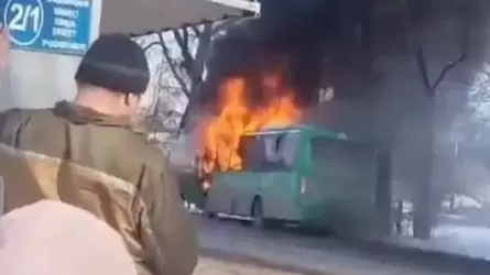 Алматыда автобус өртенді