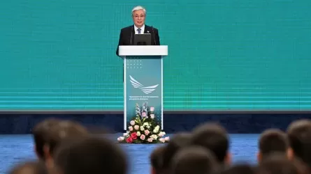 Президент мемлекеттік қызметте білікті салалық мамандардың тапшылығы сезілетінін айтты