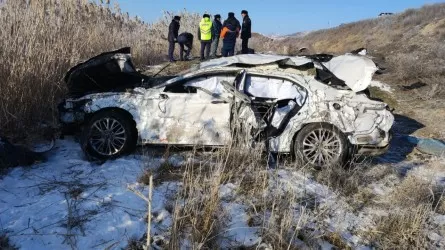 Два человека погибли при опрокидывании авто в Жетысуской области