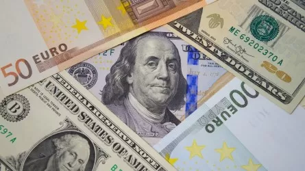 В Казахстане растет популярность евро, а к доллару и рублю интерес падает 