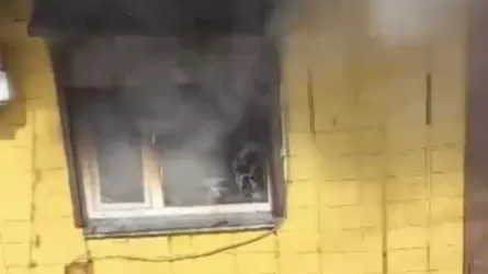 Қарағандыда дәмханадан өрт шығып, 10 адам эвакуацияланды