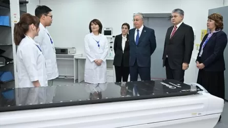 Мемлекет басшысы Өскемендегі Сәулелік терапия және диагностика орталығының жұмысымен танысты