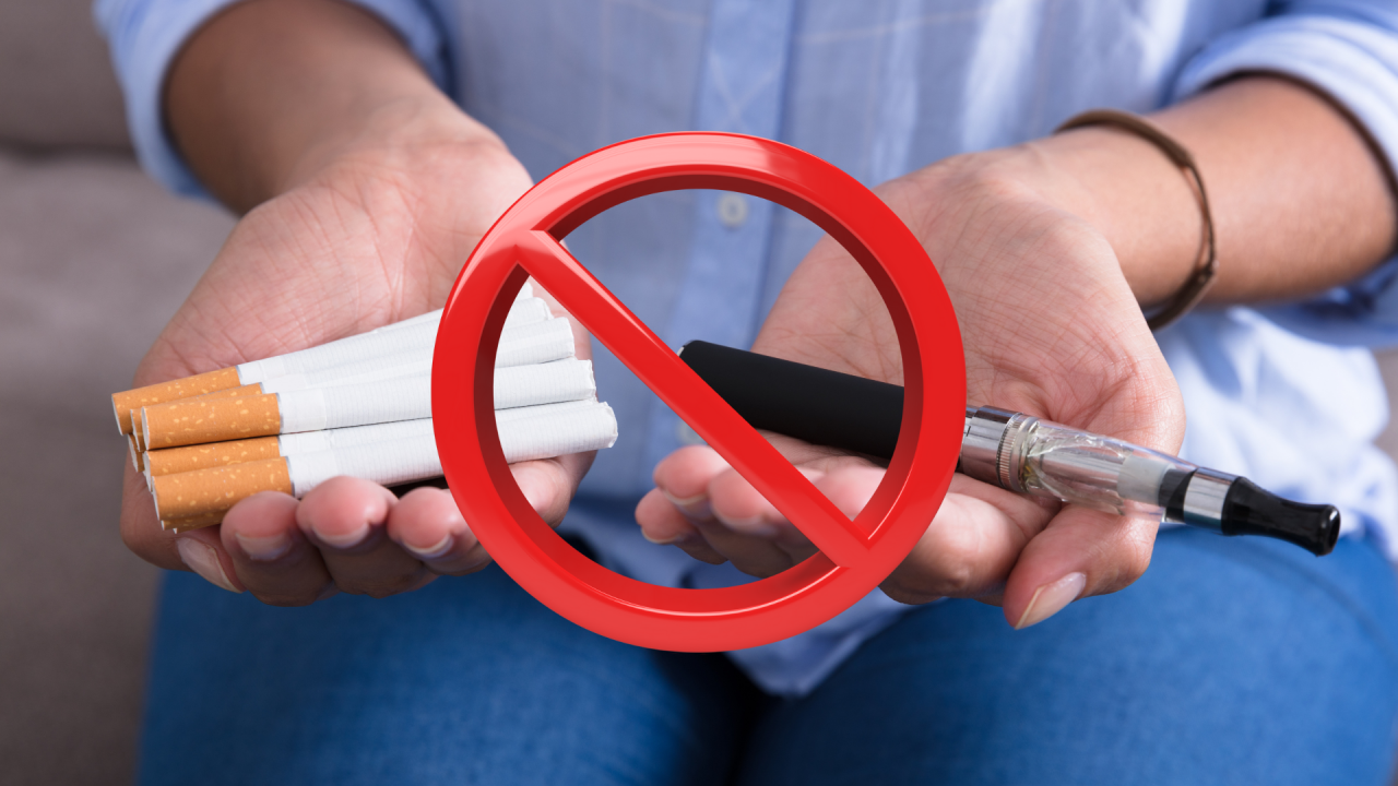 Қуыршақ жалаңаш шешіндіріп, оған ақырын қырылған кискасын трахает етсін