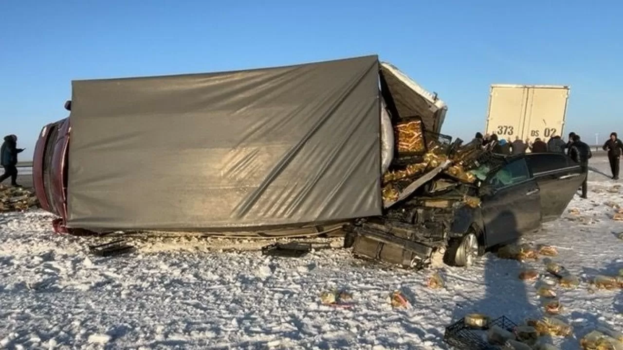 Один человек погиб, трое пострадали в ДТП в Акмолинской области