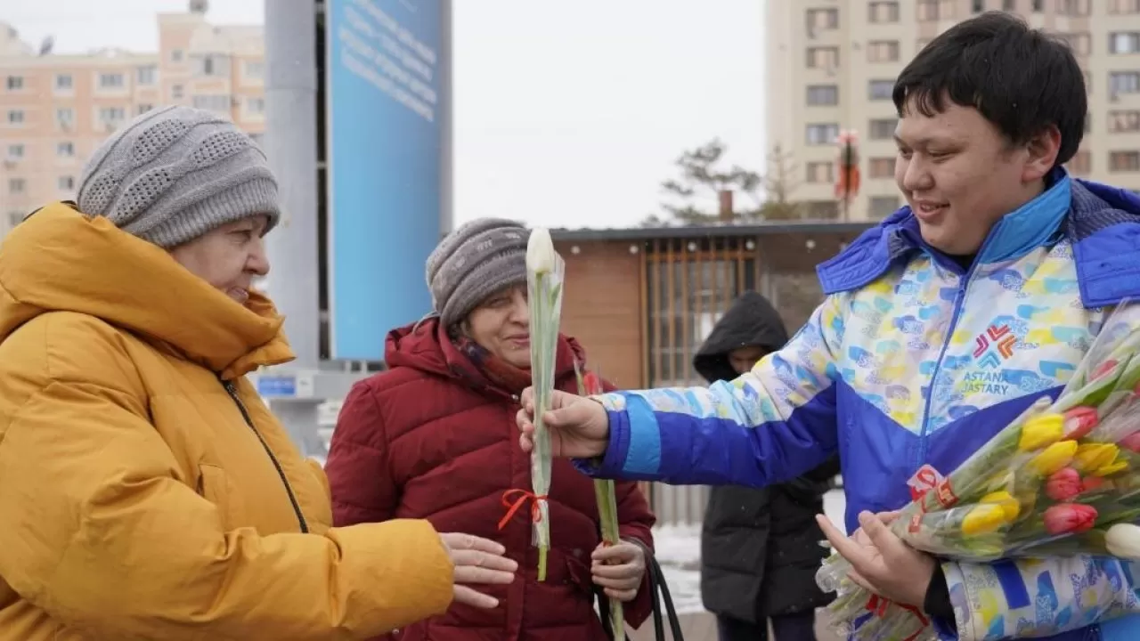 Накануне 8 Марта волонтеры в Астане подарят женщинам 1000 тюльпанов 