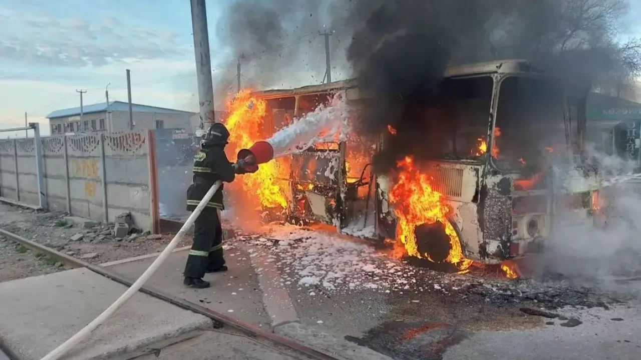 Таразда автобус өртенді