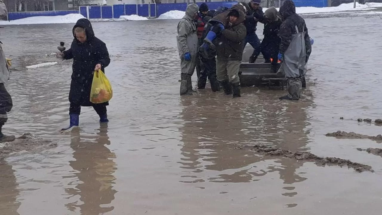 26 населенных пунктов Казахстана остаются отрезанными от внешнего мира из-за паводков 