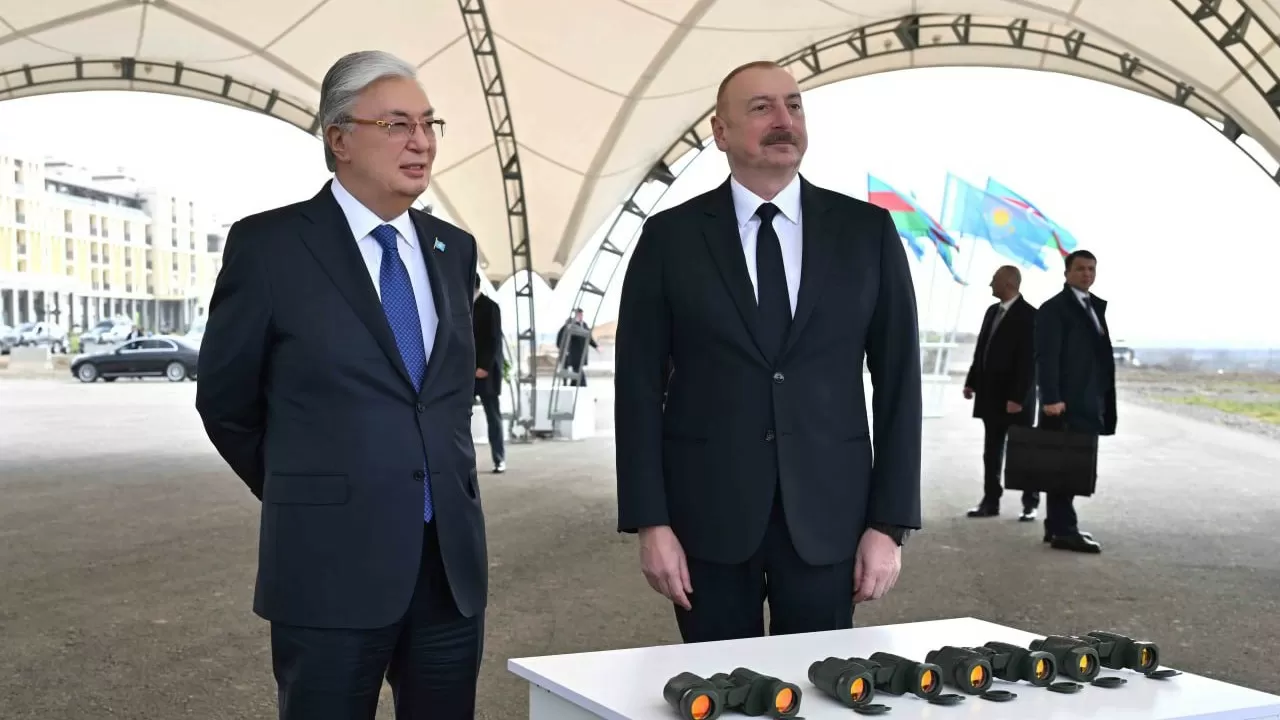Тоқаев пен Әлиев Физули қаласын дамытудың бас жоспарымен танысты