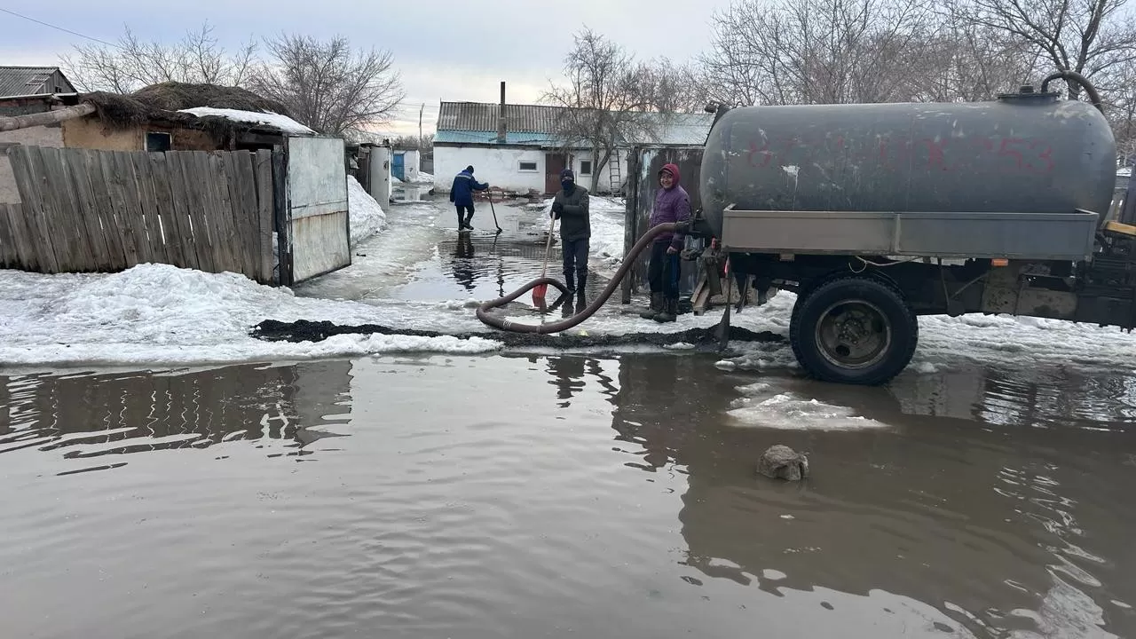 Высокий риск подтопления сохраняется в пяти областях Казахстана 