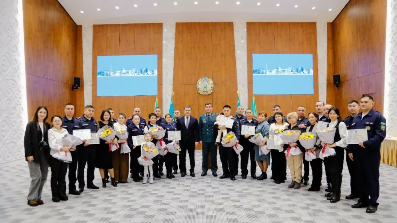 Астанада құтқарушылар мен өрт сөндірушілерге пәтер кілті табысталды 