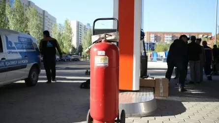 Казахстан продлил запрет на вывоз нефтяного газа, бензина и дизтоплива