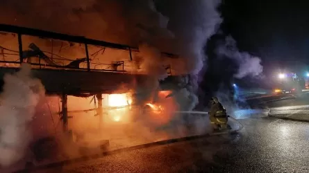 Пассажирский автобус сгорел в Жамбылской области 