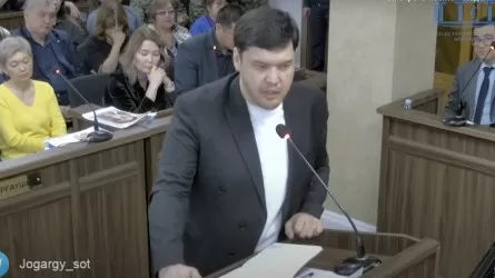 «Оны неге менен сұрап тұрсыз?»: Сот Нүкенованың ағасына ескерту жасады