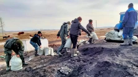 В двух областях Казахстана из-за переливов рек закрыты дороги