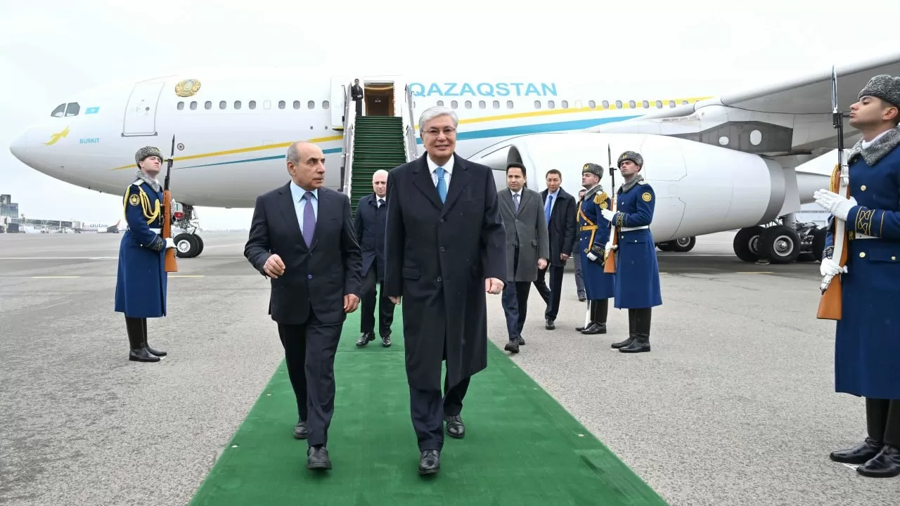 Тоқаев Әзербайжан Республикасына мемлекеттік сапармен барды 