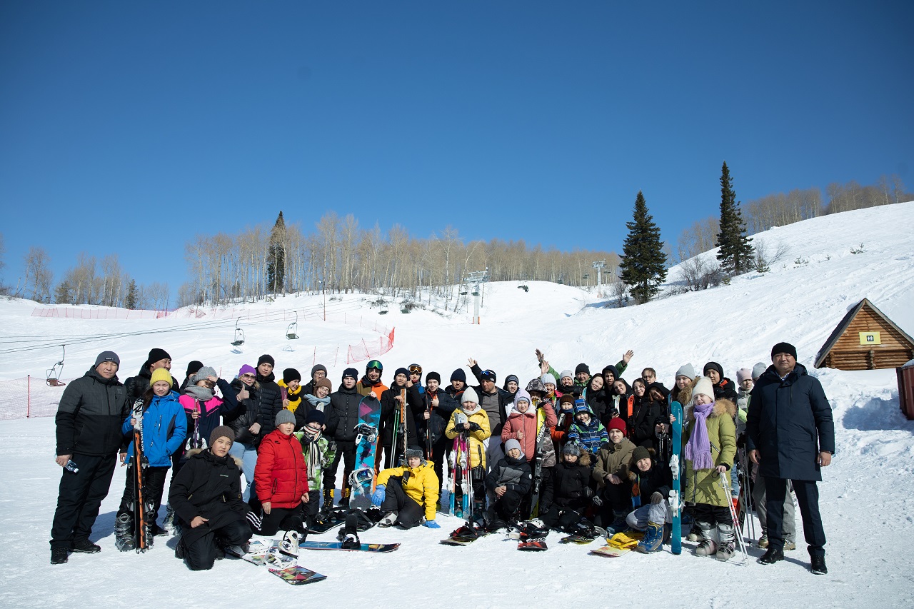 "Дни здоровья" на горнолыжных базах организовал для детей акимат Усть-Каменогорска 