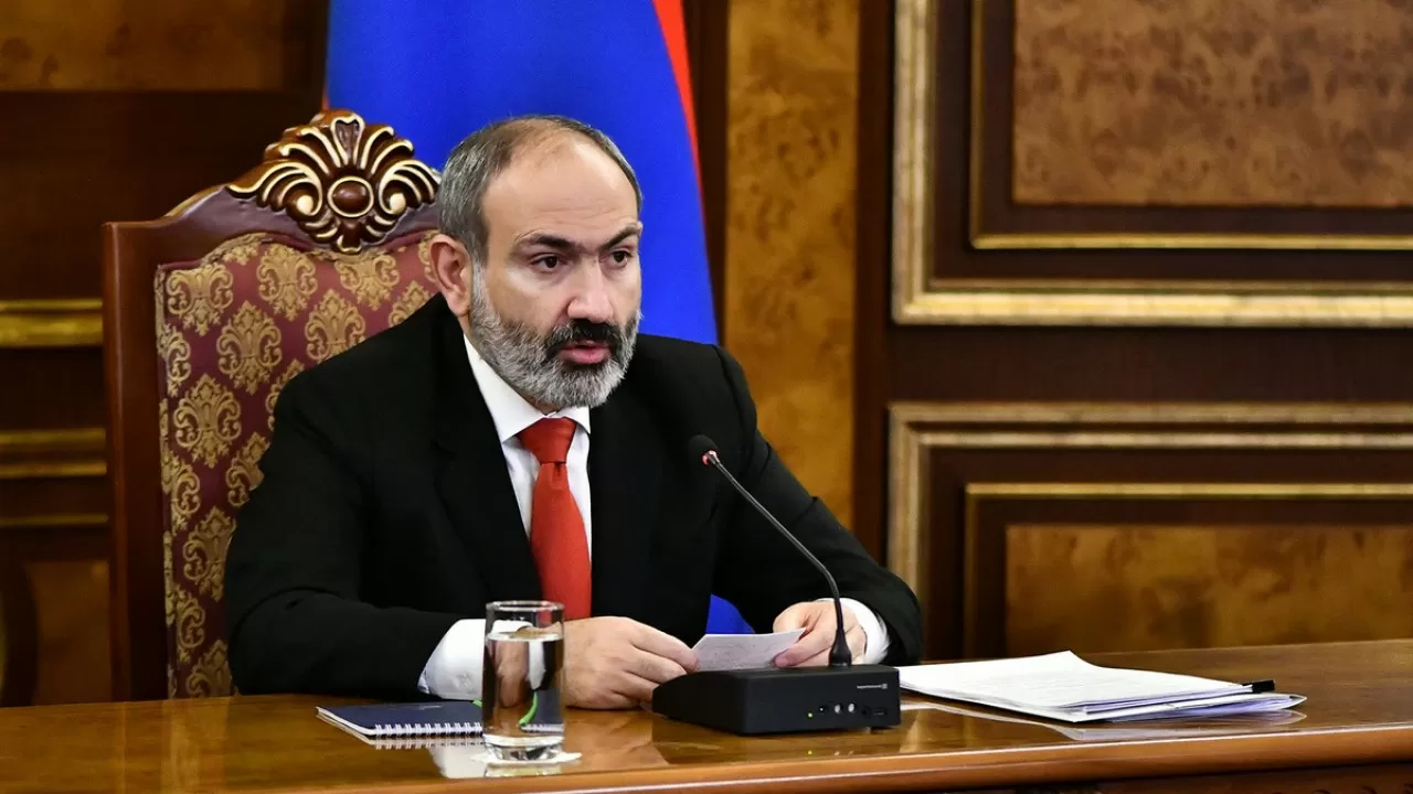 Премьер Армении может уйти в отставку?  