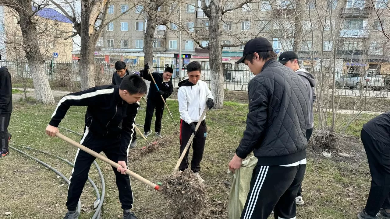 В память о любви: территорию памятника легендарным возлюбленным привели в порядок в области Абай