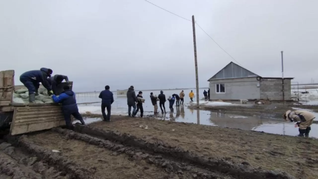 Ақтөбеде 10 жасар бала еріген қар суына батып кетті 