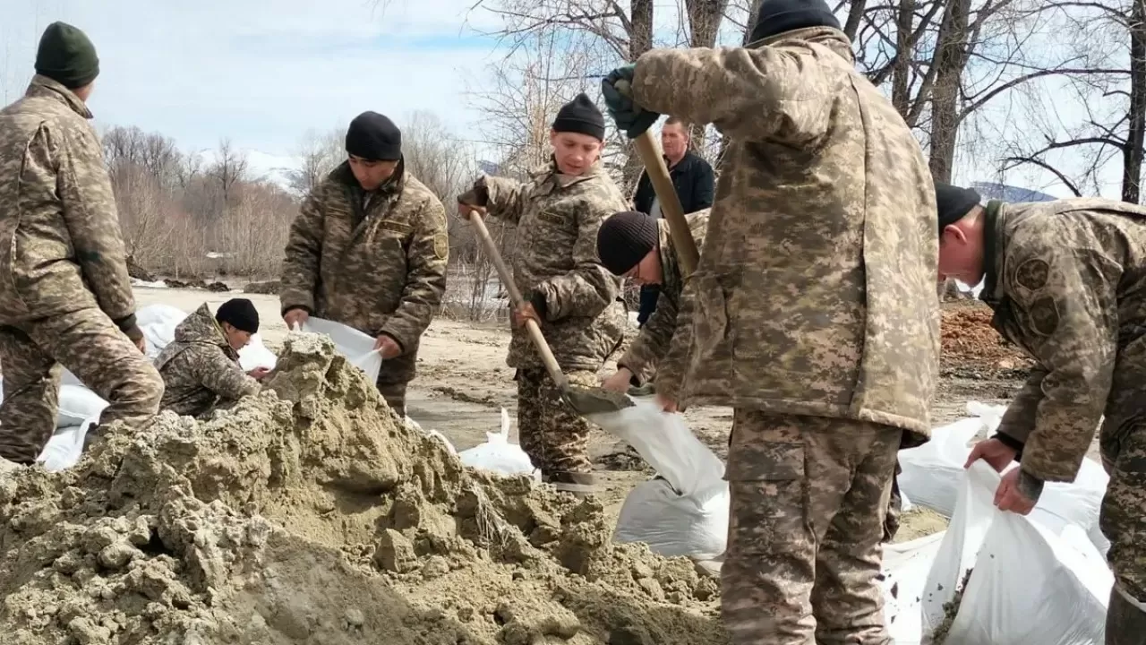 Су тасқынына қарсы 5,5 мың әскери қызметші жұмылдырылды