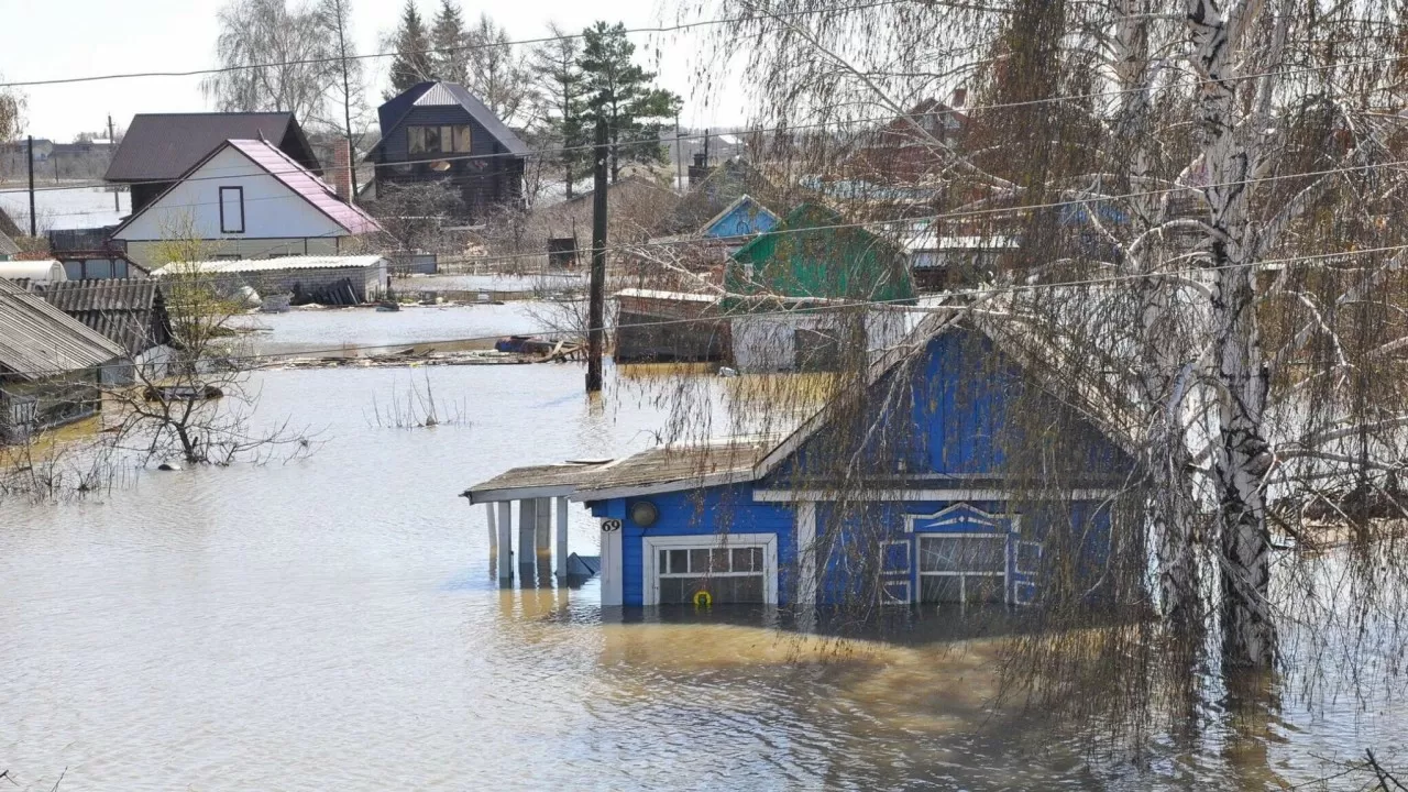 Более 5 тысяч людей в РК разместили в пунктах временного нахождения из-за паводков