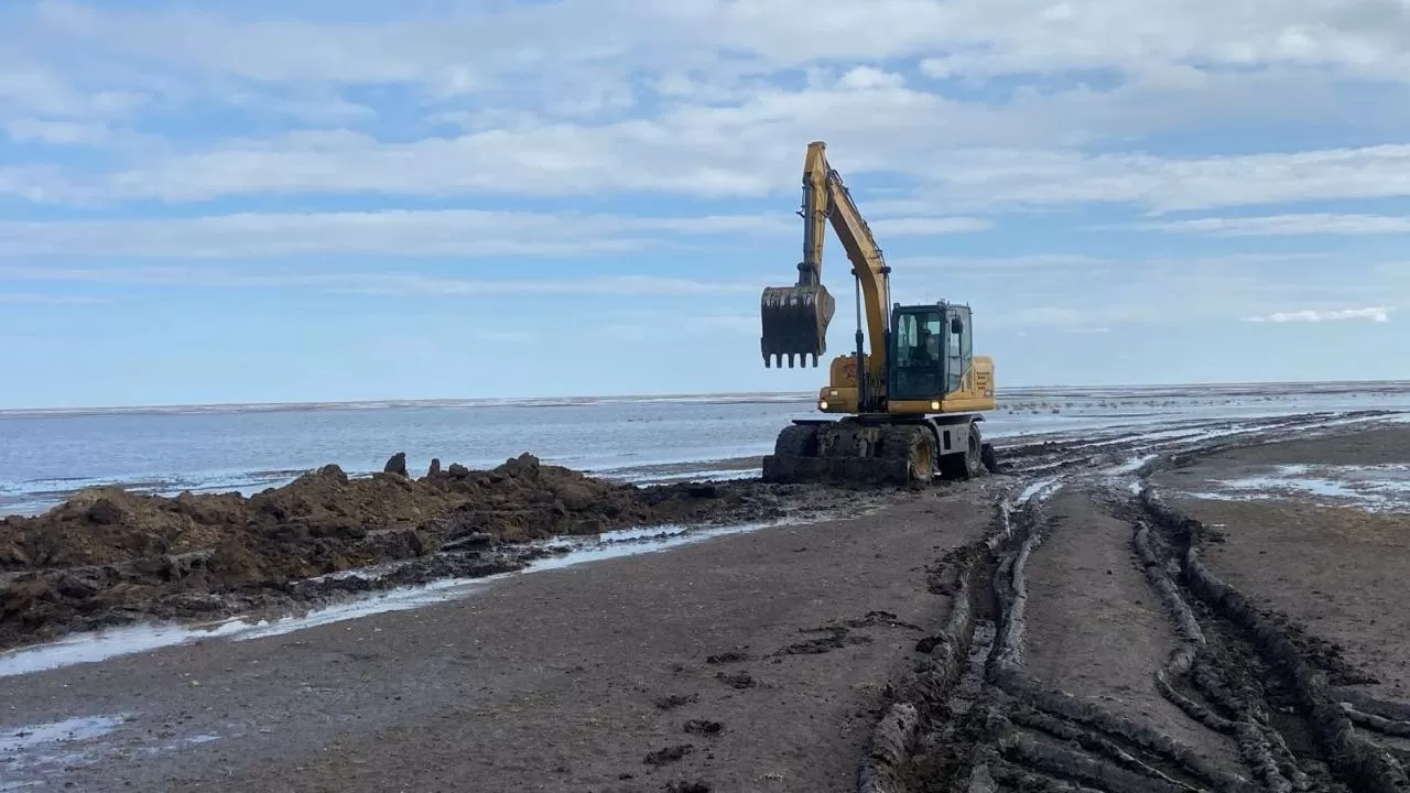 В шести областях Казахстана закрыли дороги