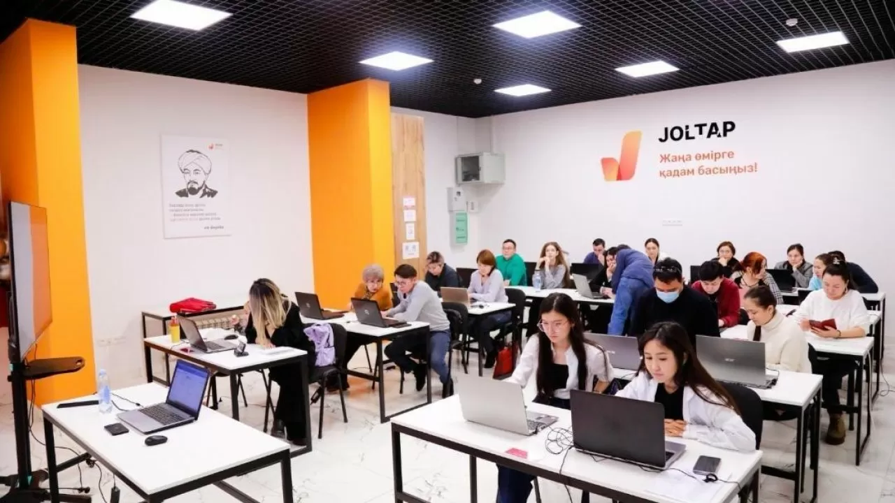 19 жастағы JOLTAP түлегі Астанада екі апта ішінде жұмыс тапты