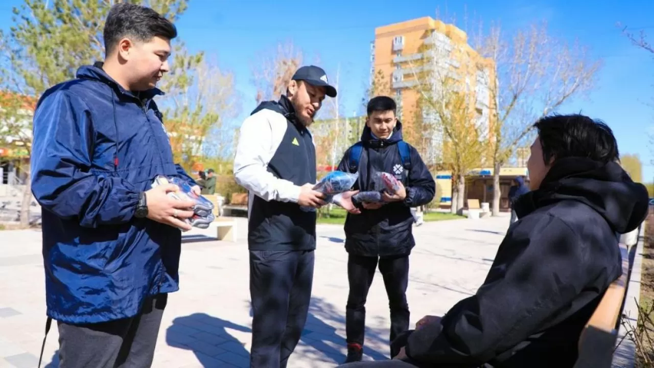 "Тәуелділікті спортқа айырбаста": астаналықтар темекі мен вейп өнімдерін спорттық тауарға ауыстырды