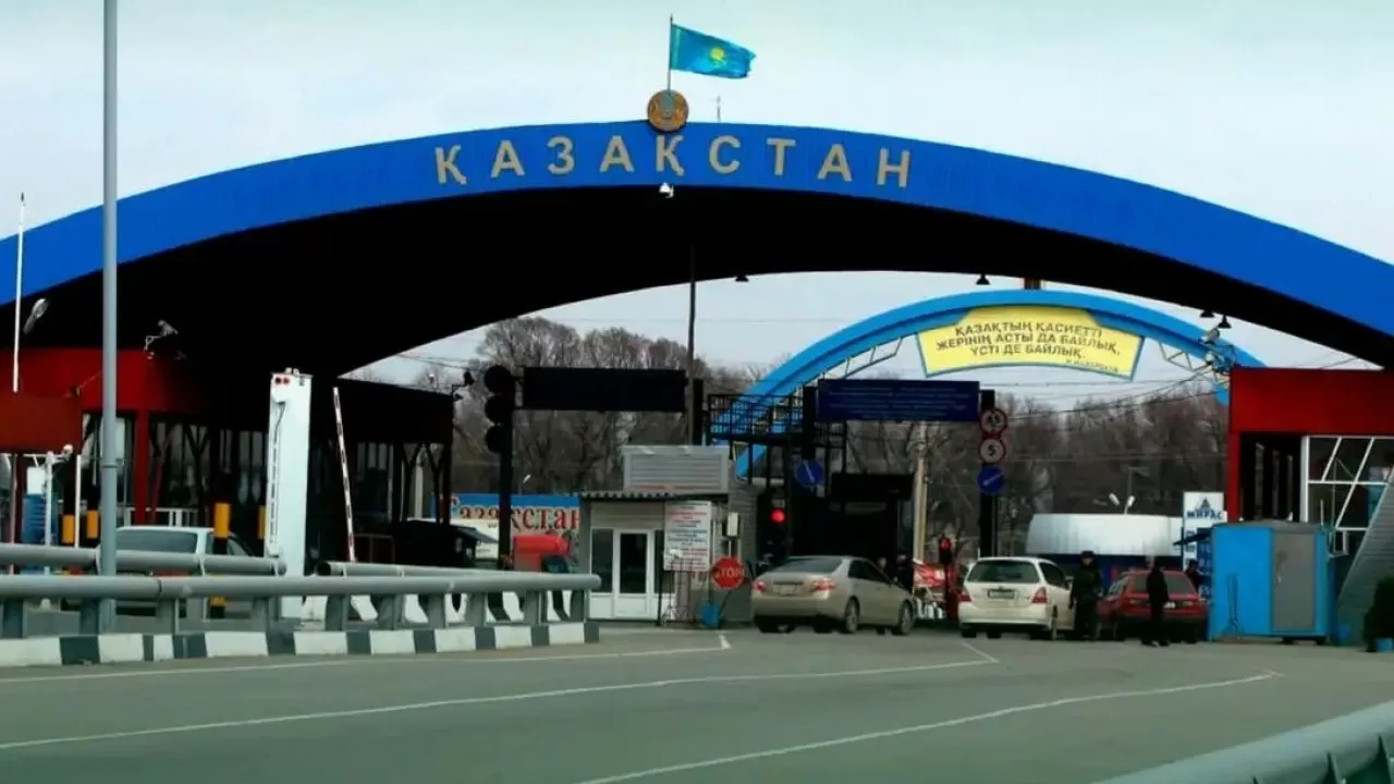 Что происходит на казахстанско-российской границе из-за паводков?  