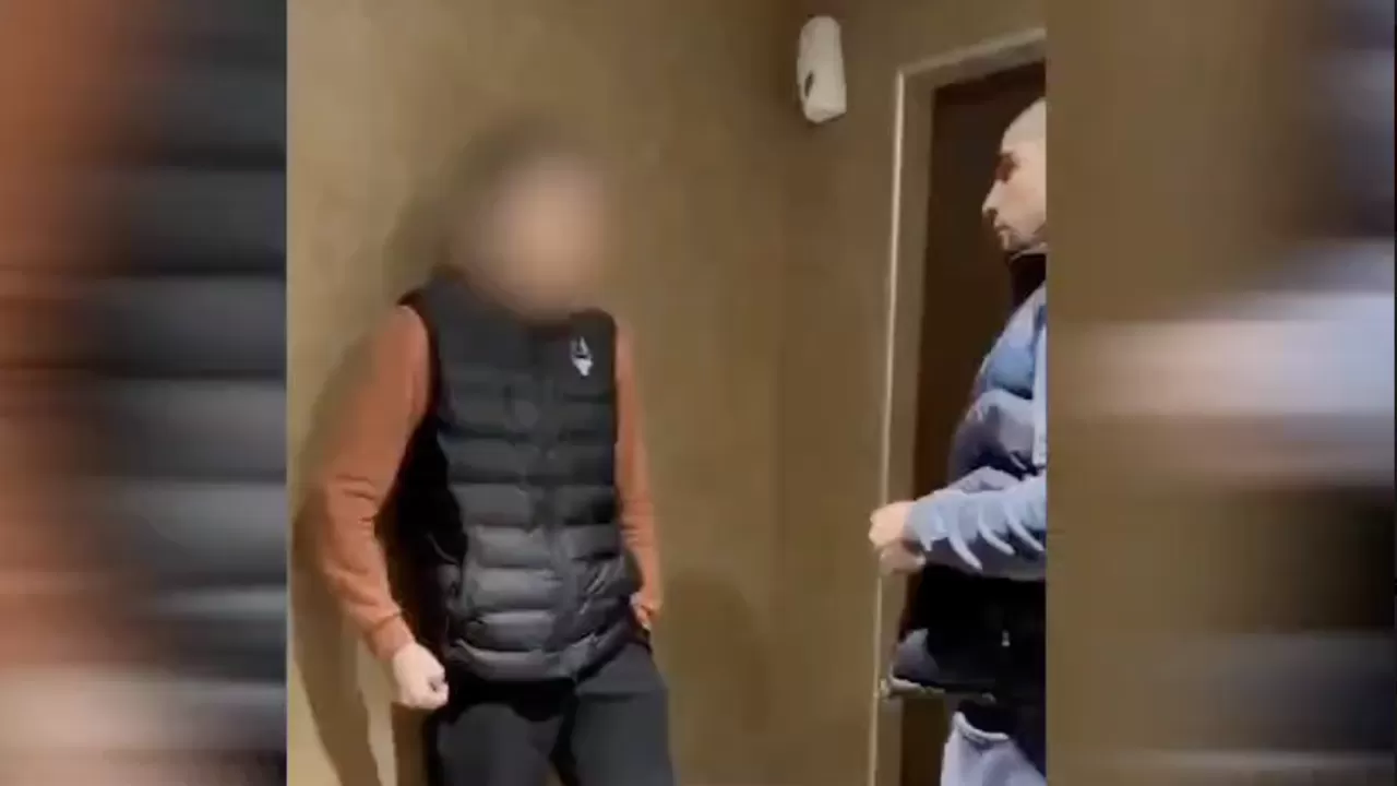 Алматыда жас жігітті аяусыз соққыға жыққан адам ұсталды