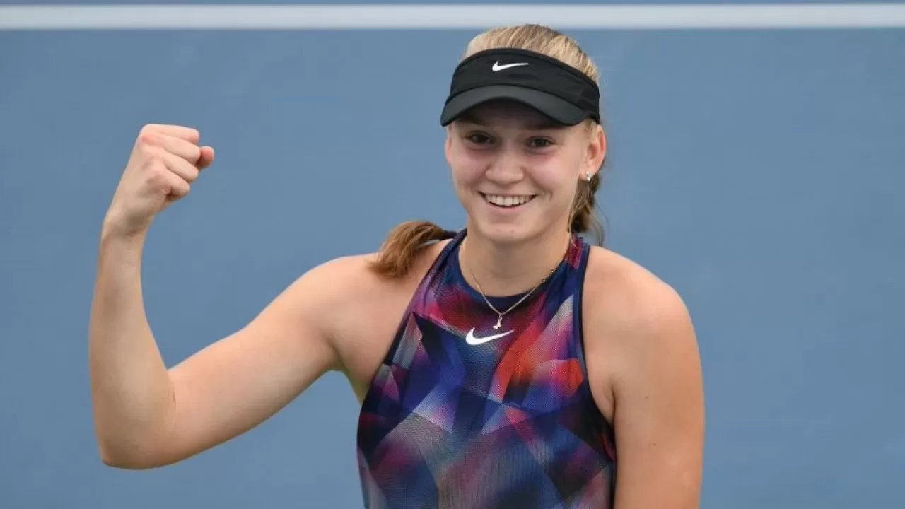 Рыбакина выиграла третий титул WTA в сезоне и электрокар Porsche 