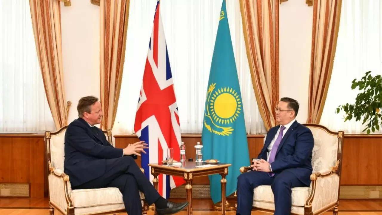 Кэмеронның Астанаға сапары: Қазақ-британ қарым-қатынасының жаңа кезеңі