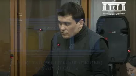  «Жеңгесінің бөлмесіне кіре алмаймын деді»: Байжанов көмек сұрап қоңырау шалған дәрігер сотта куәгер болды