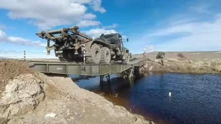 В Западном Казахстане военные построят паромную переправу