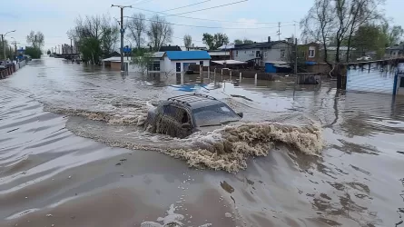 Беспощадная вода: дамба в Орске прорвалась еще в одном месте  