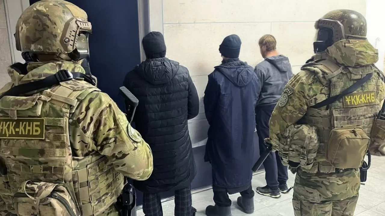 Терроризмді насихаттап, экстремистік ұйымның қызметін ұйымдастырған 8 адам сотталды