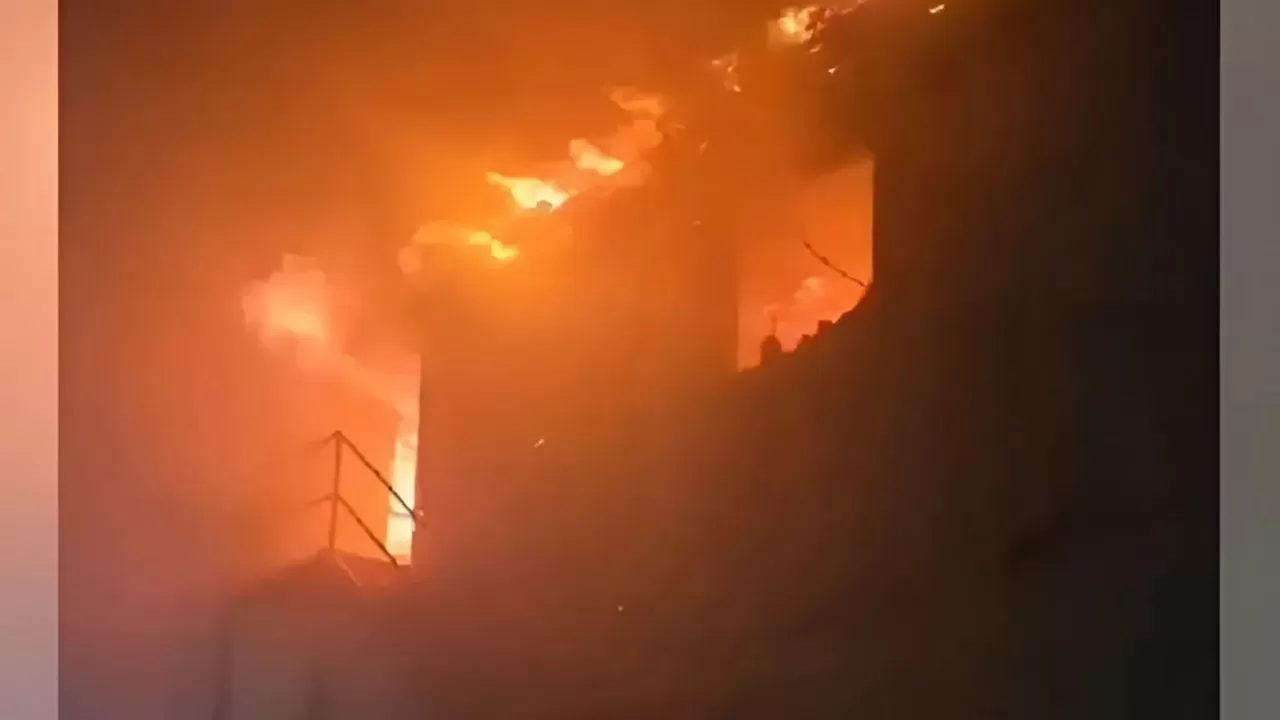 Астанада жатақхана өртенді