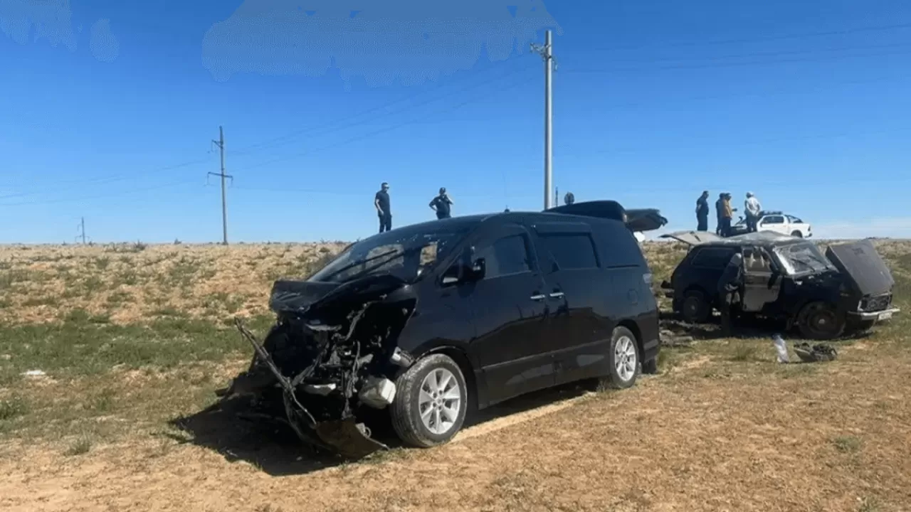 Атырау облысында жол апаты болып, 4 адам ауруханаға түсті