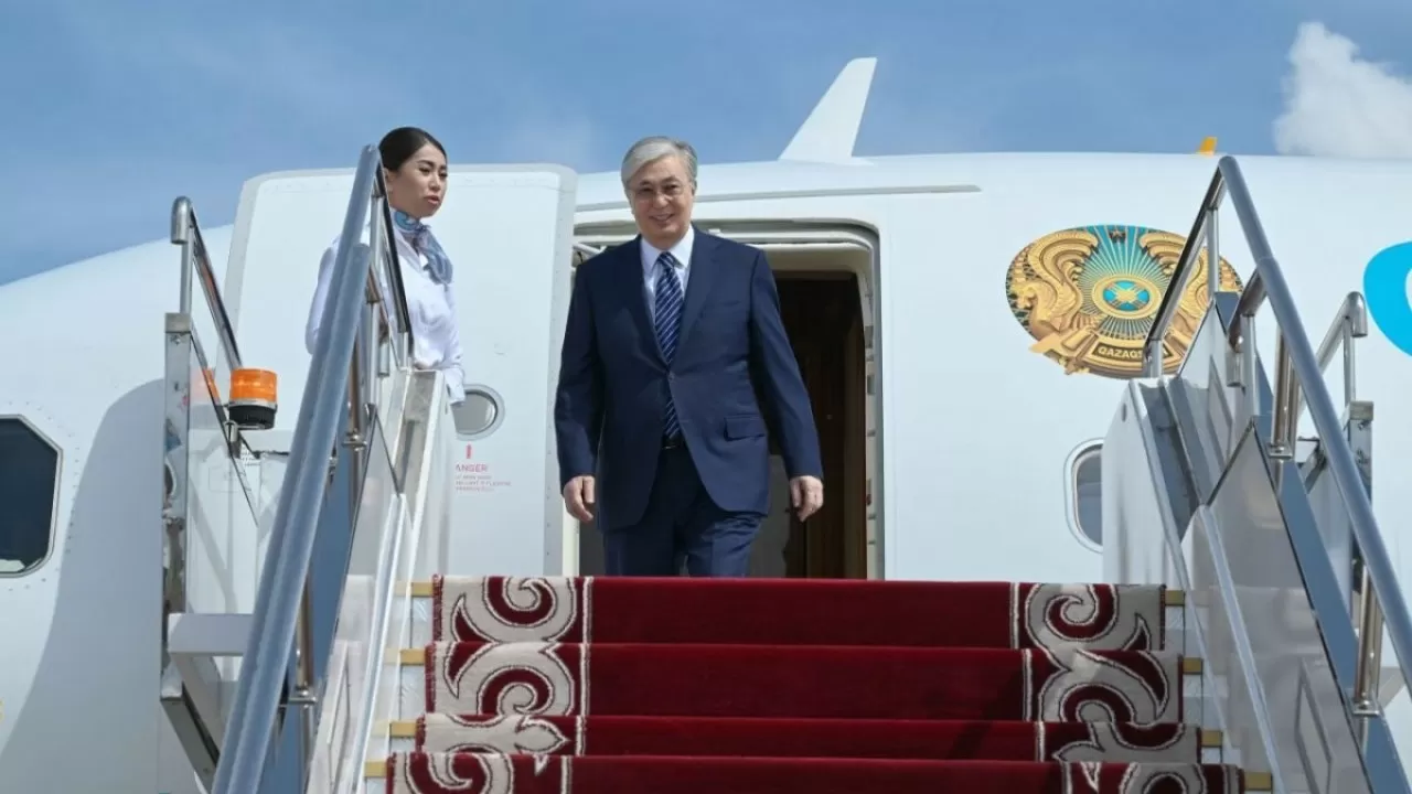 Токаев собирается посетить Сингапур