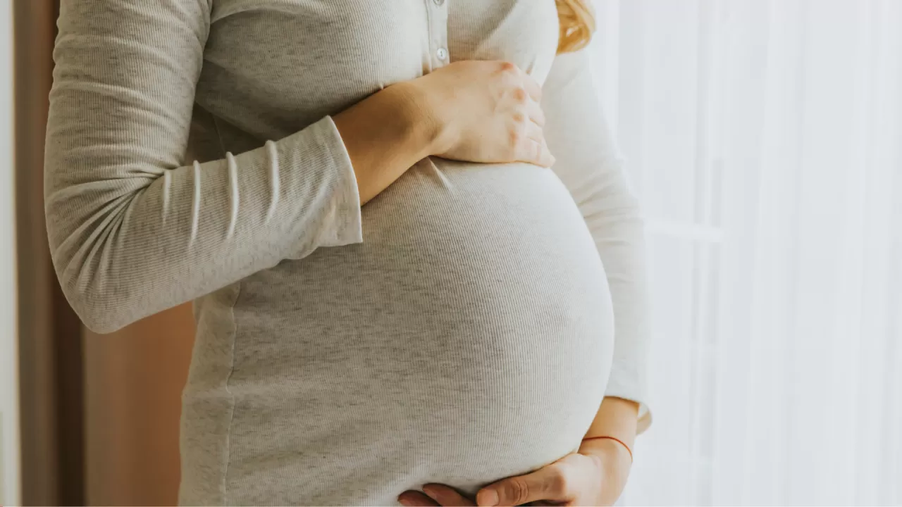 Ақтөбеде жаңа босанған әйел перзентханада палатадағы көршілерін алдап кетті