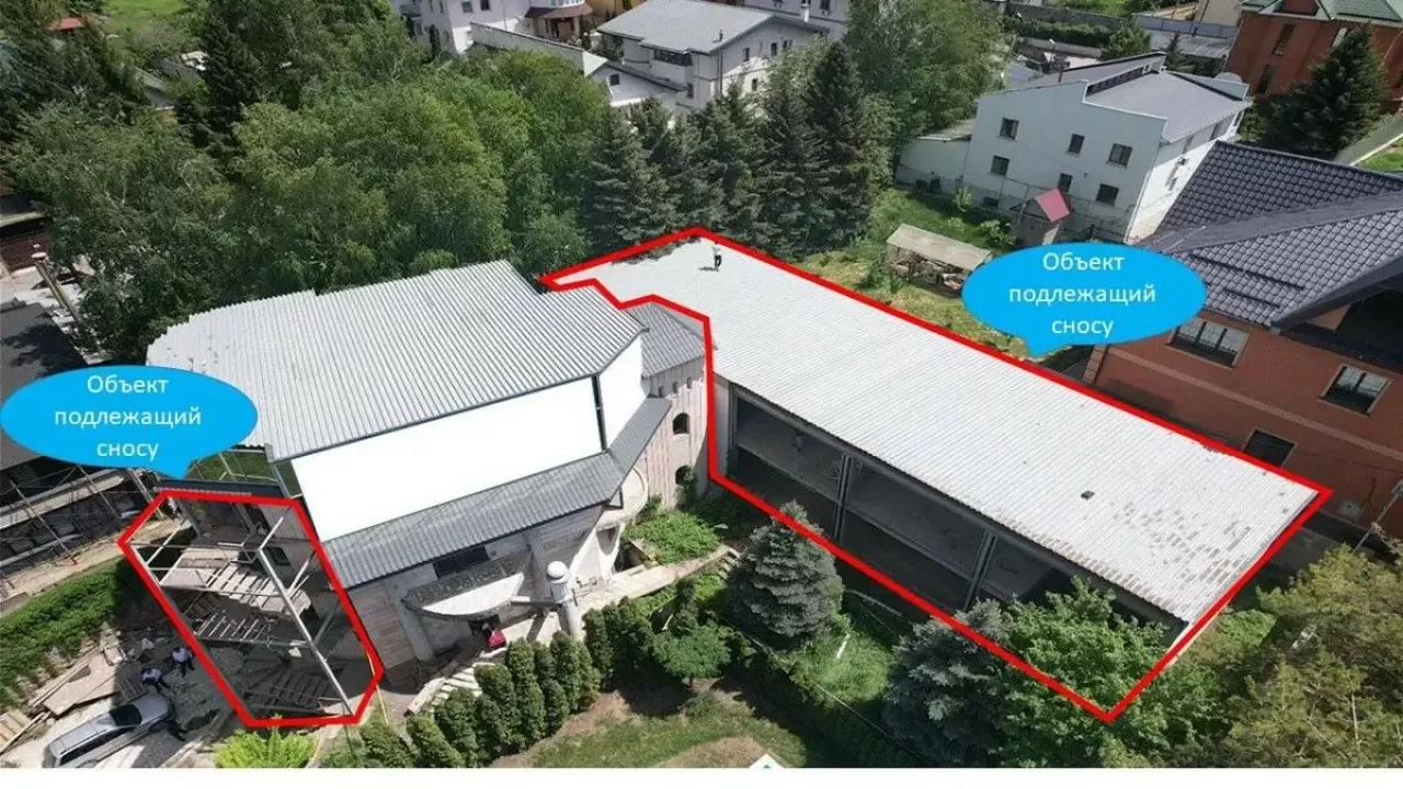 Алматыда тау бөктерінде заңсыз салынған нысан сот шешімімен бұзылды