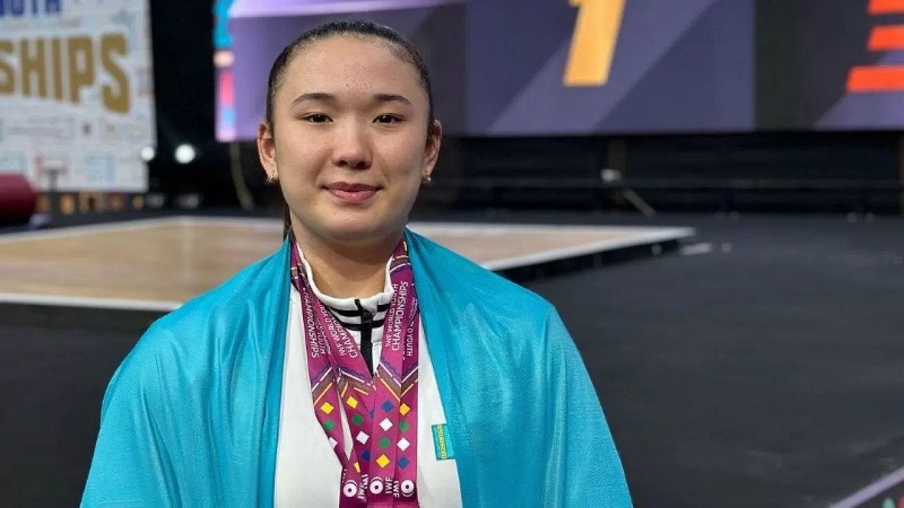 Казахстанская штангистка завоевала второе золото на юношеском чемпионате мира в Перу