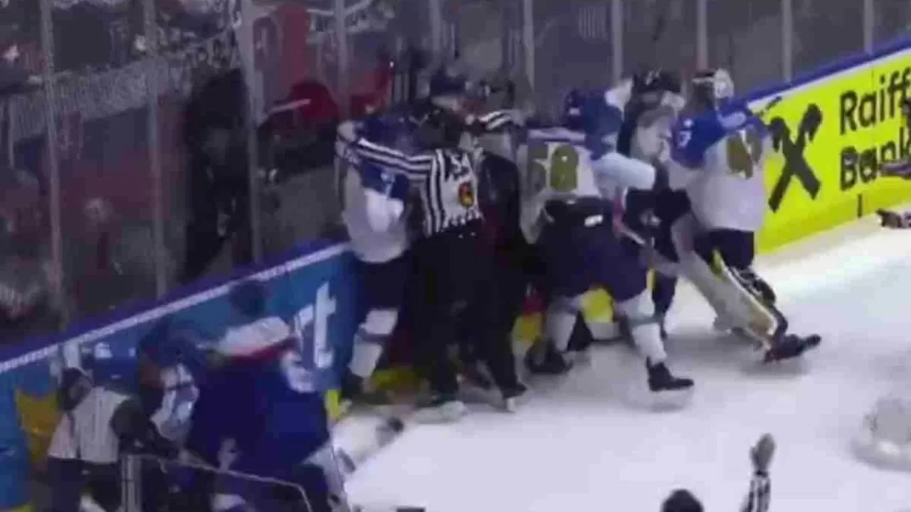 Қазақстан құрамасының әлем чемпионатындағы ойыны жаппай төбелеске ұласты