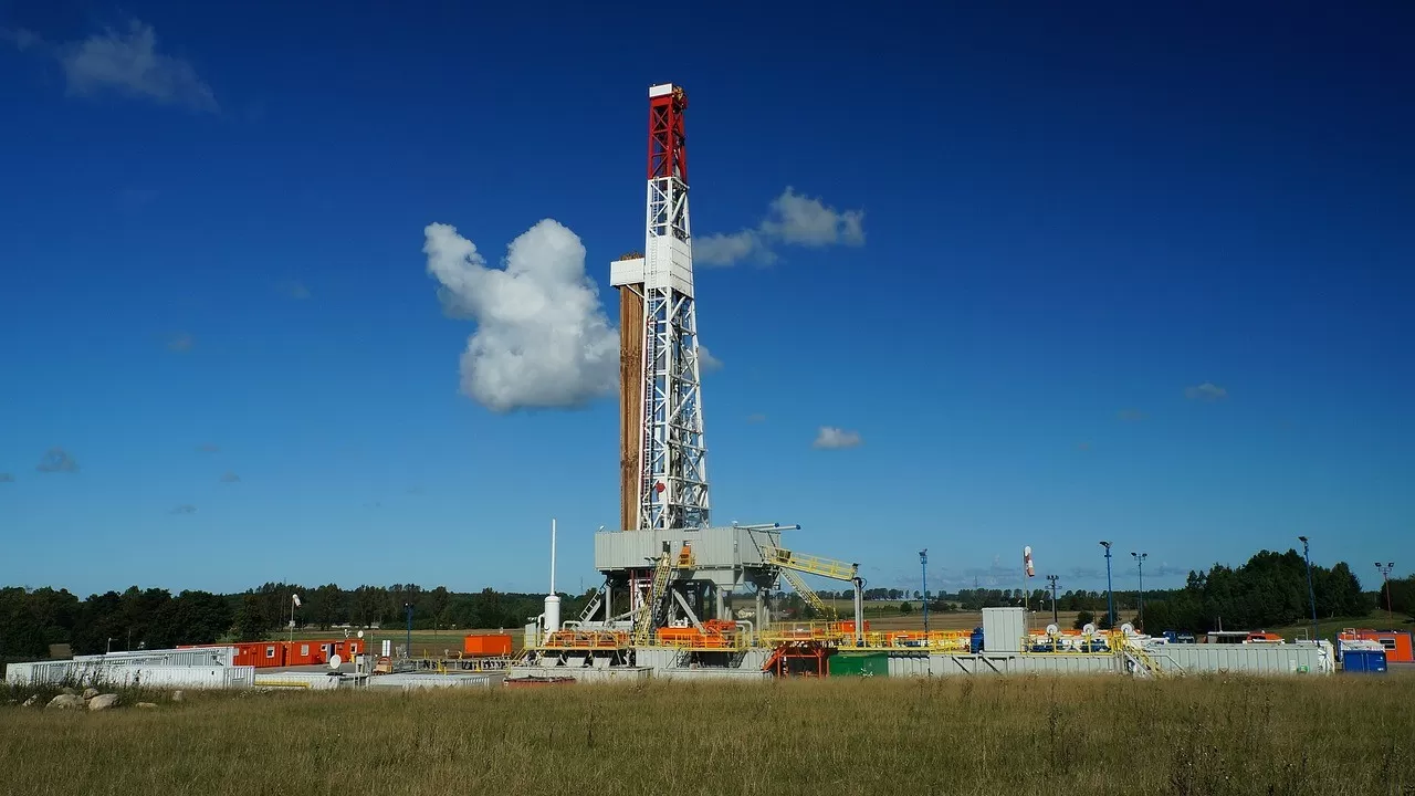 Количество нефтегазовых буровых установок в мире продолжило снижаться