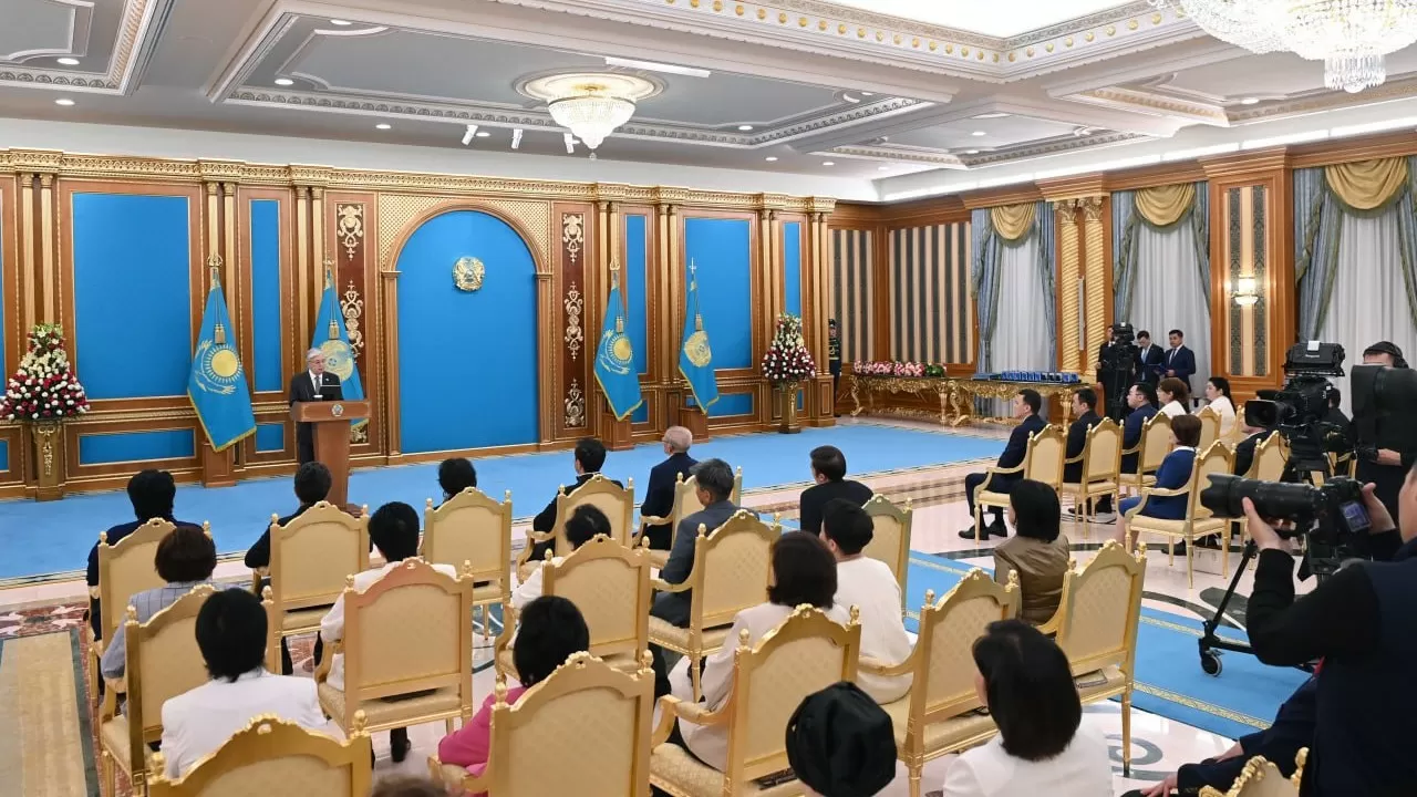 Мемлекет басшысы Димаштың Қазақстанның Әнұранын шырқап, көк туын желбіретіп жүргенін айтты