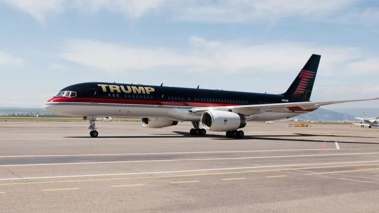 Трамптың әуе кемесі ұшақпен соқтығысты